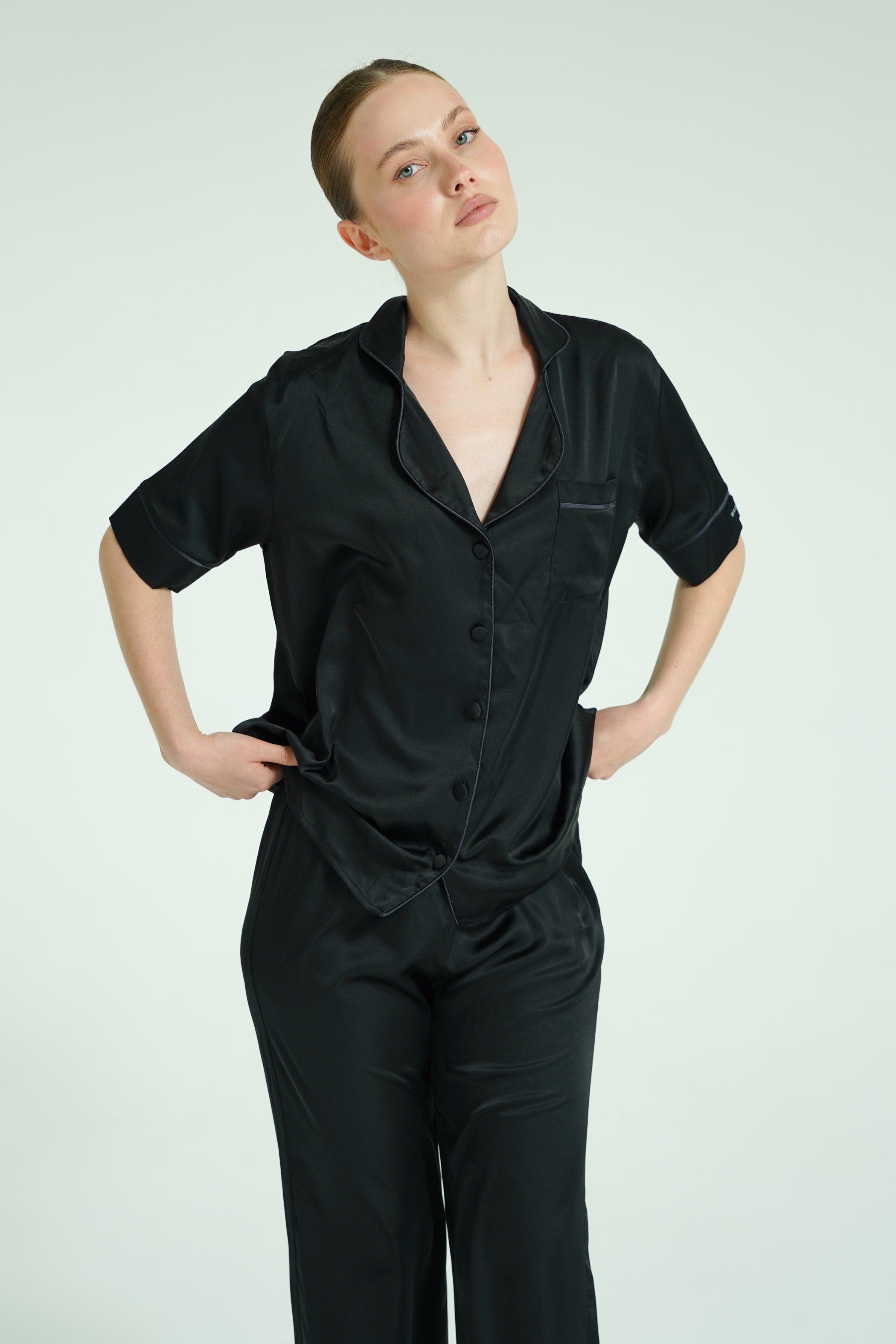 Noir Essence – 3 Parça Saten Pijama Seti