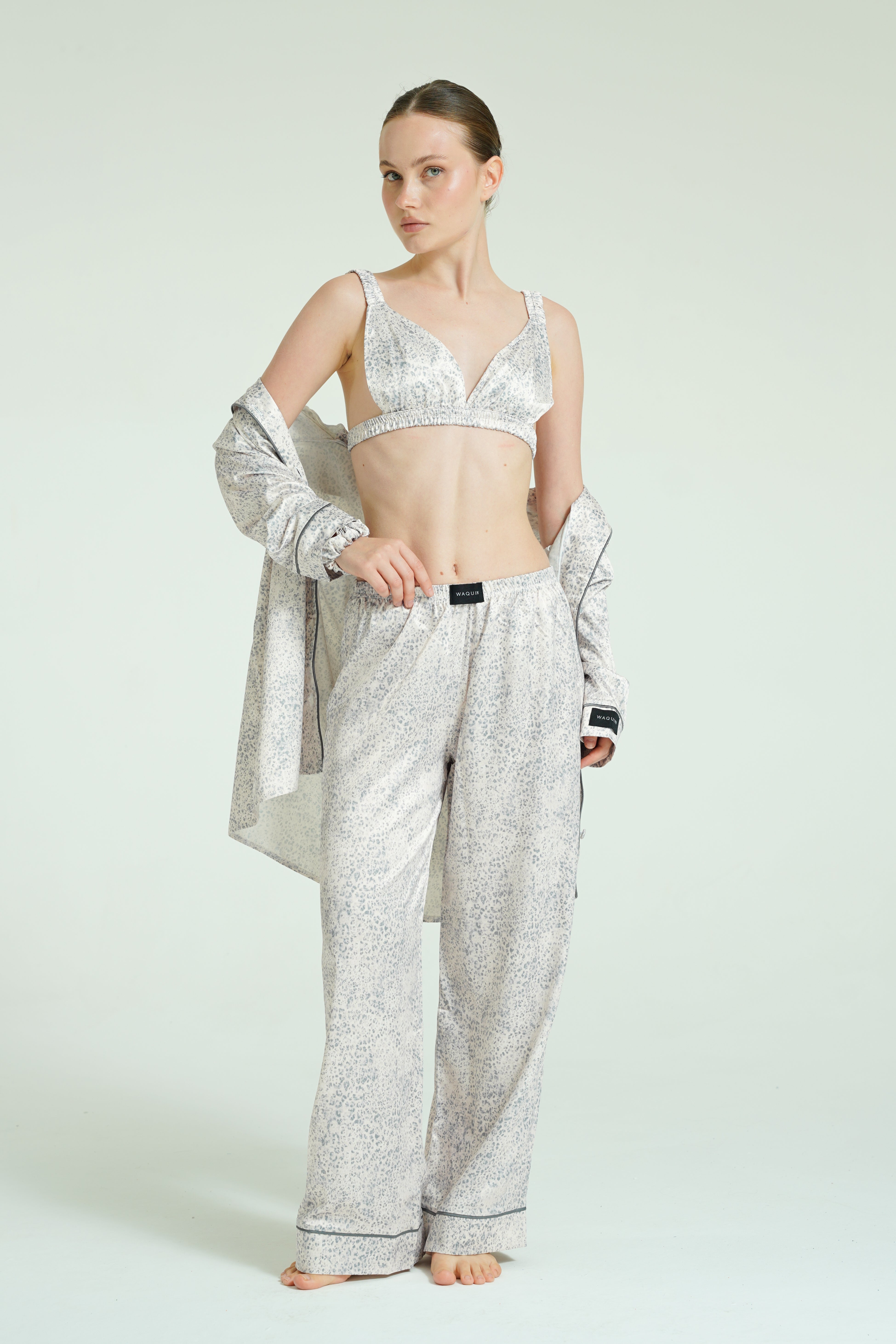Ethereal Mist – 4 Parça Saten Pijama Seti