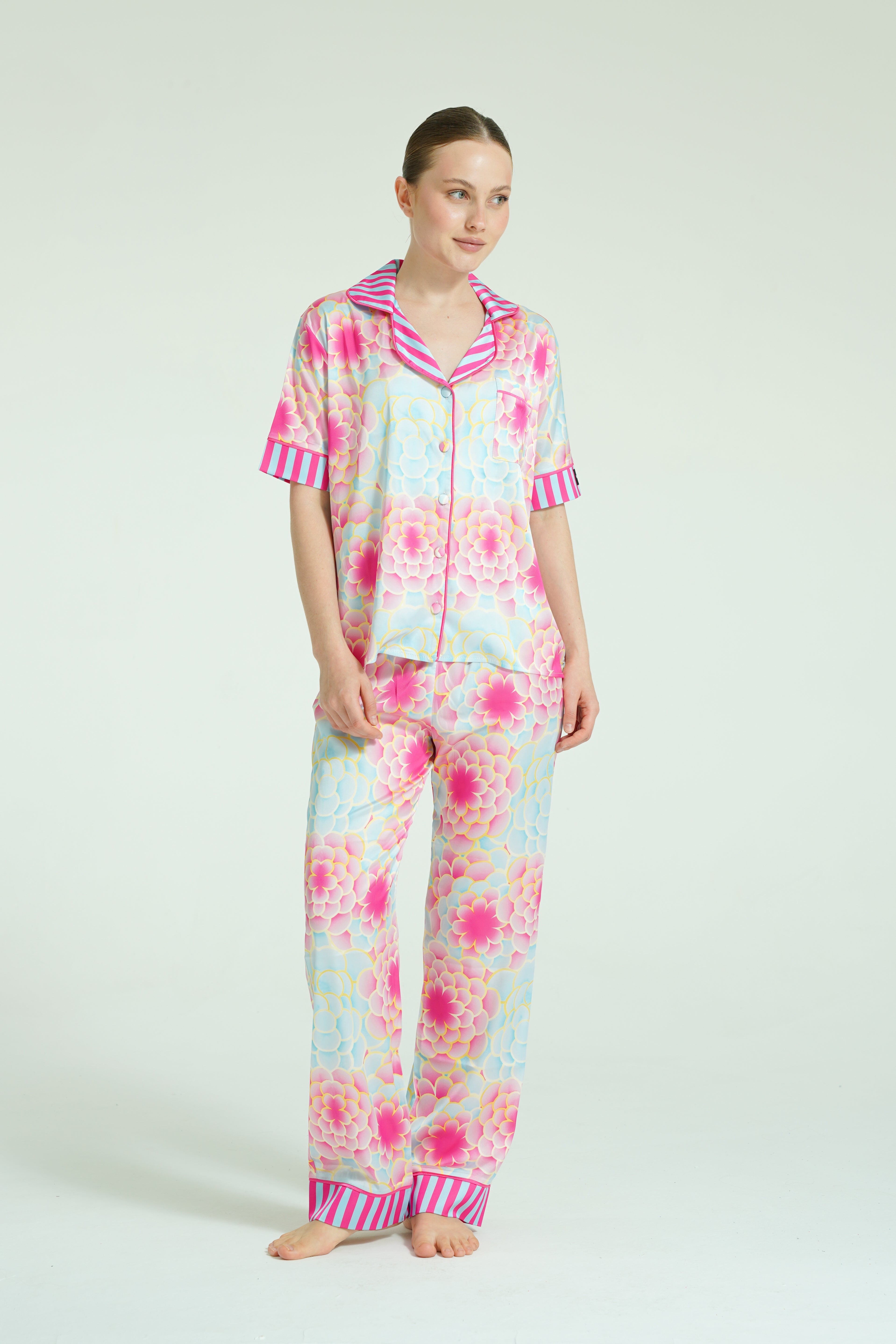 Blush Bloom Muse – 3 Parça Saten Pijama Takımı