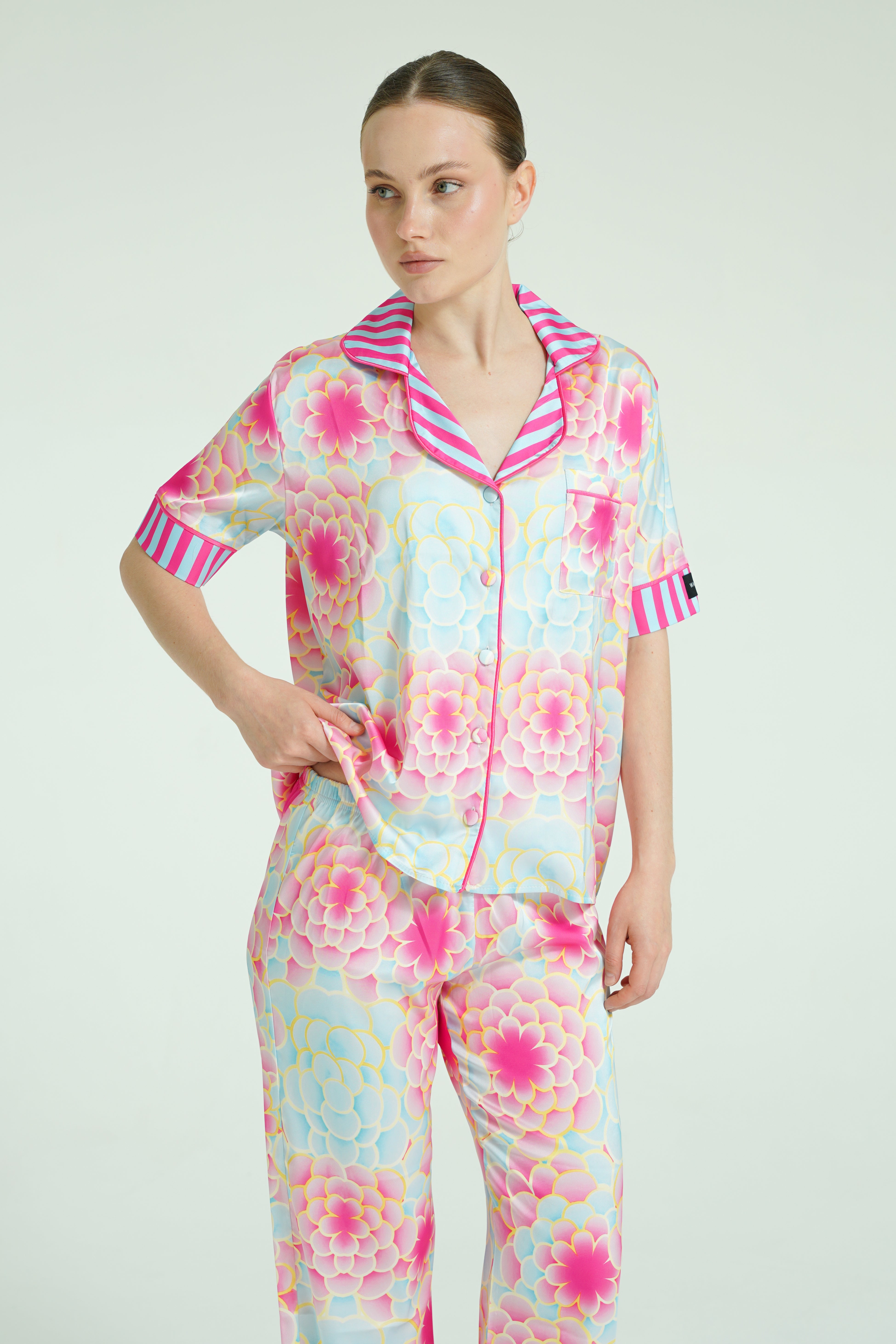 Blush Bloom Muse – 3 Parça Saten Pijama Takımı