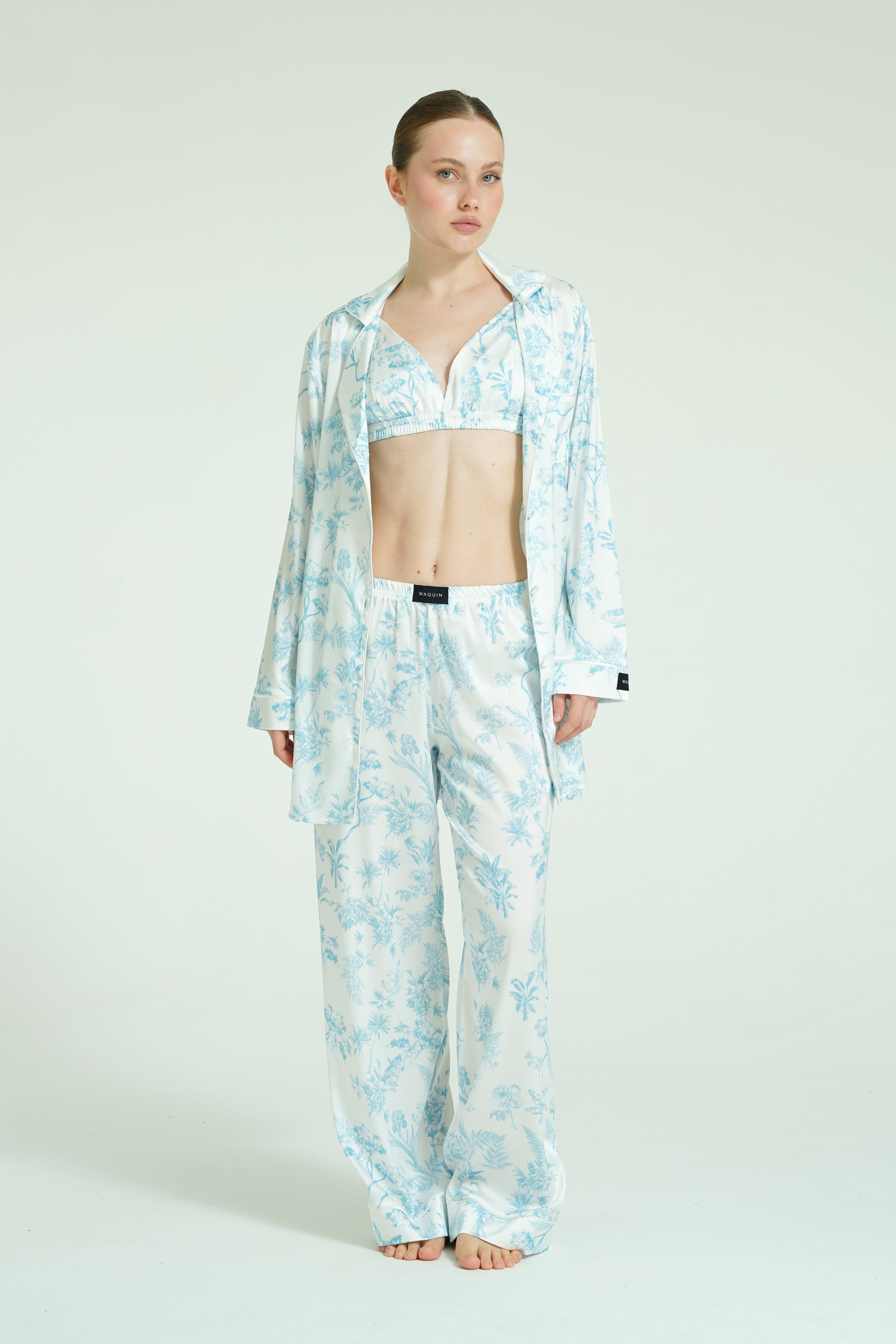 Azure Bloom Trio – 4 Parça Saten Pijama Seti