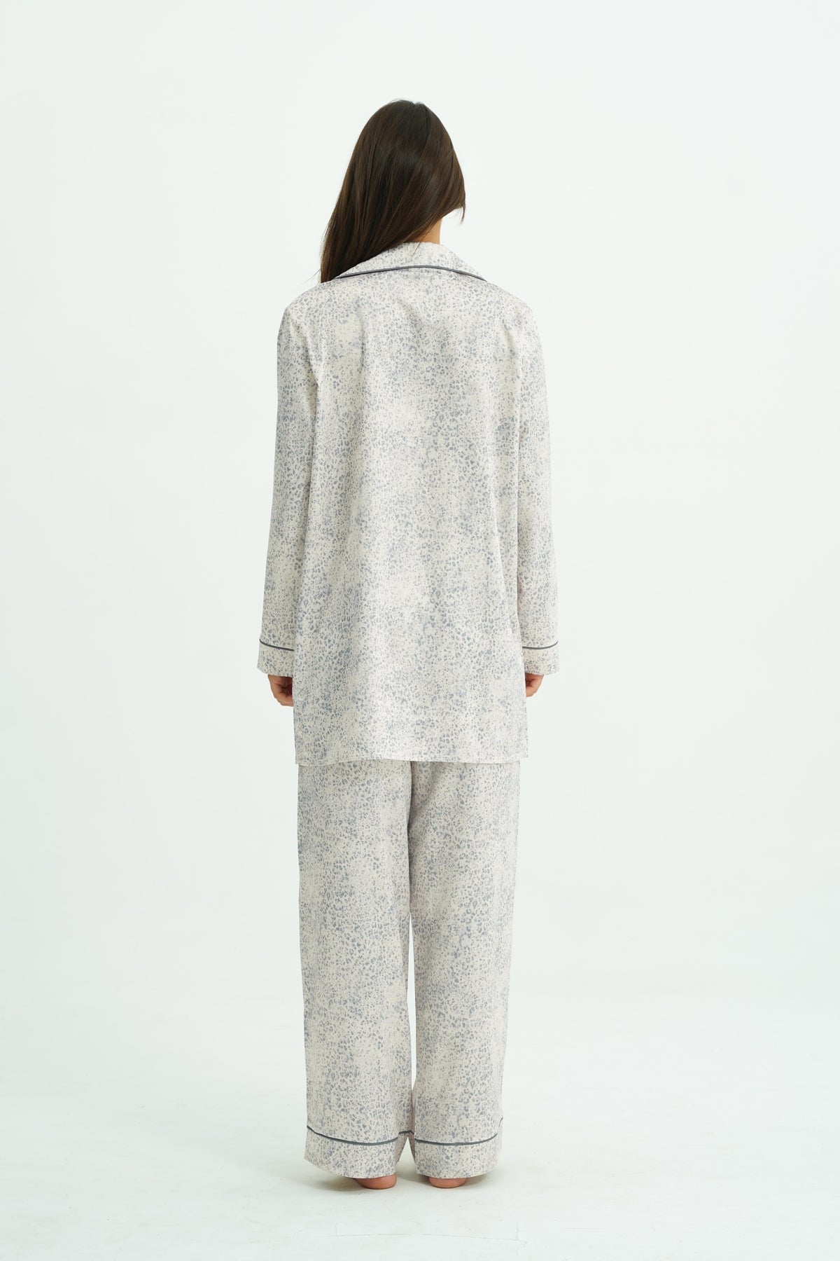 Ethereal Mist – 4 Parça Saten Pijama Seti