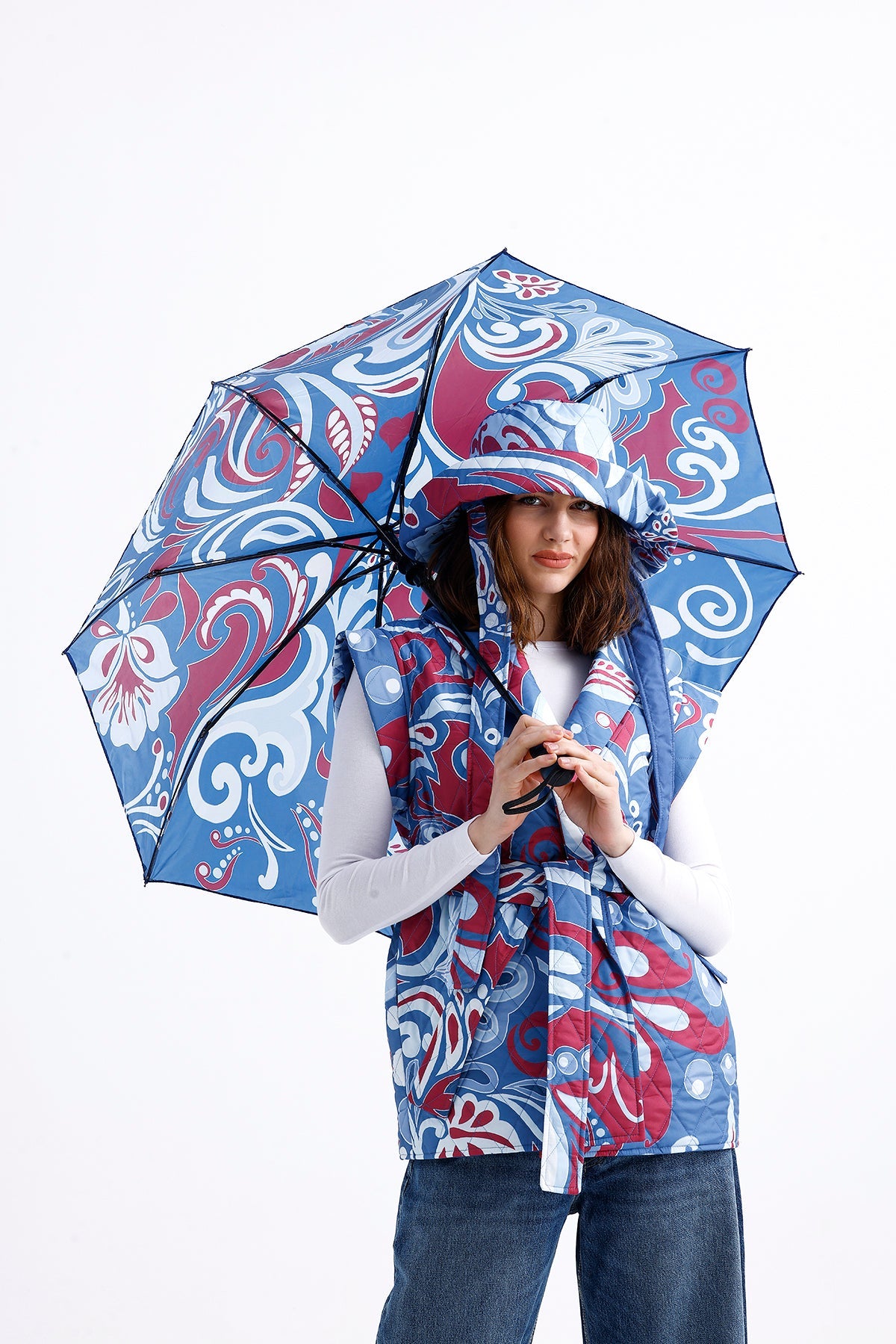 Dancing in the Rain: The Chain Umbrella Set