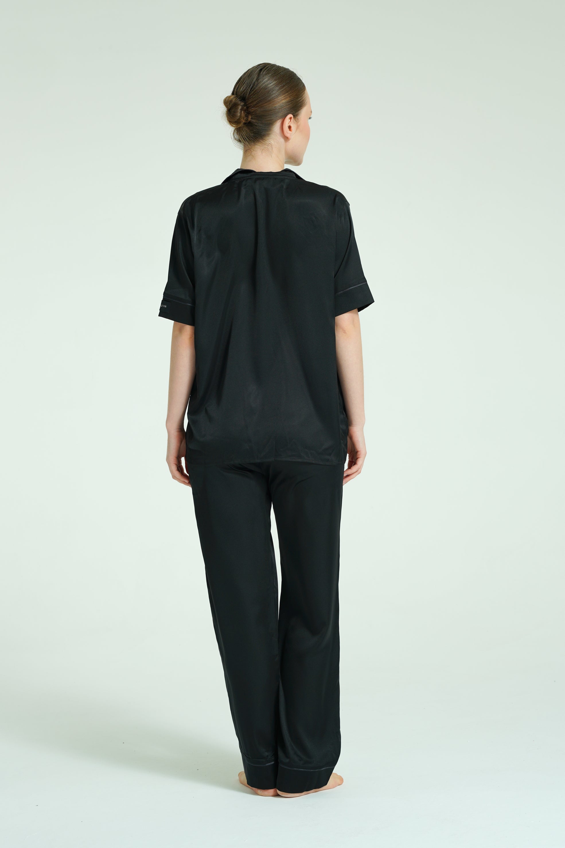 Noir Essence – 3 Parça Saten Pijama Seti