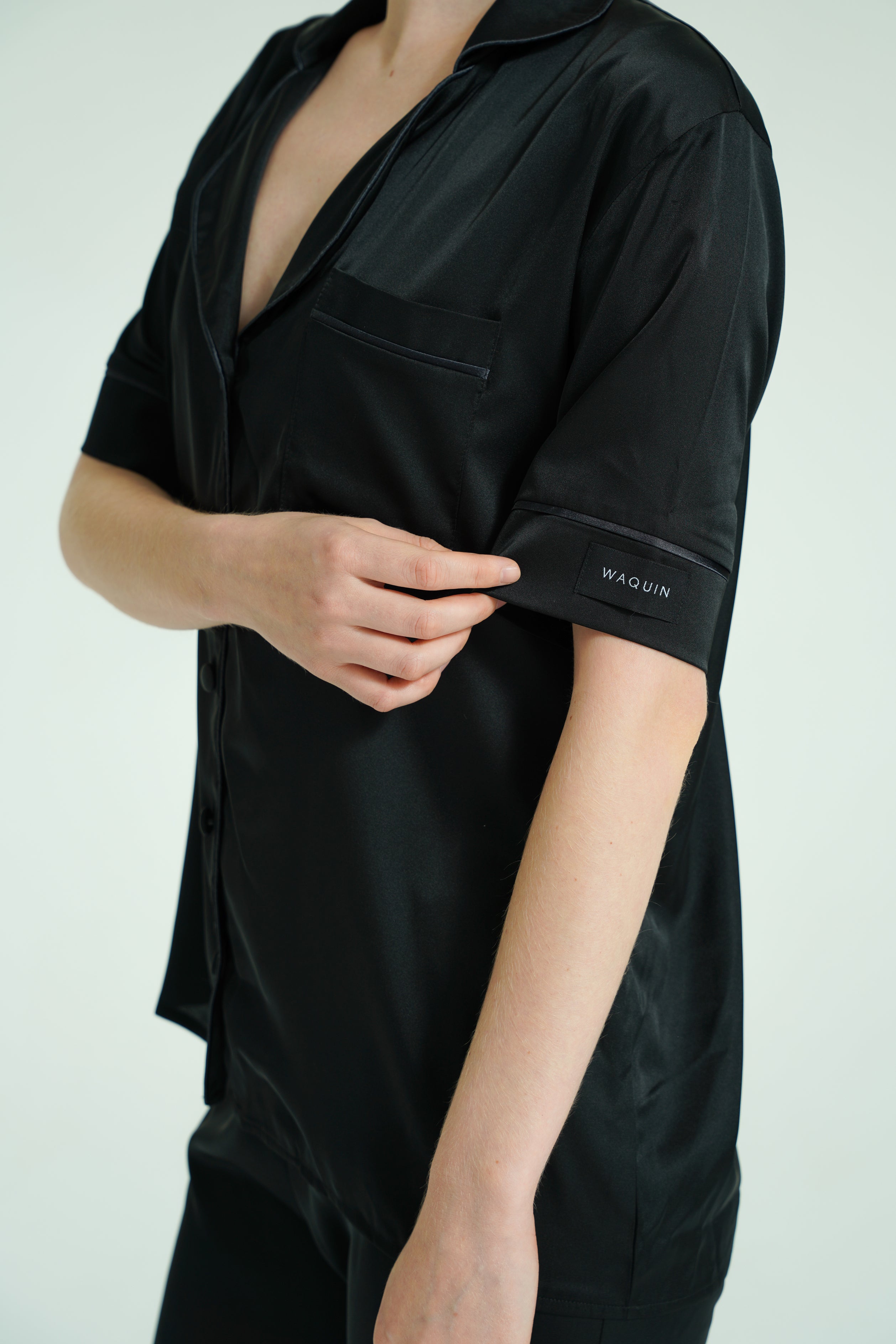 Noir Essence – 3 Parça Saten Pijama Seti