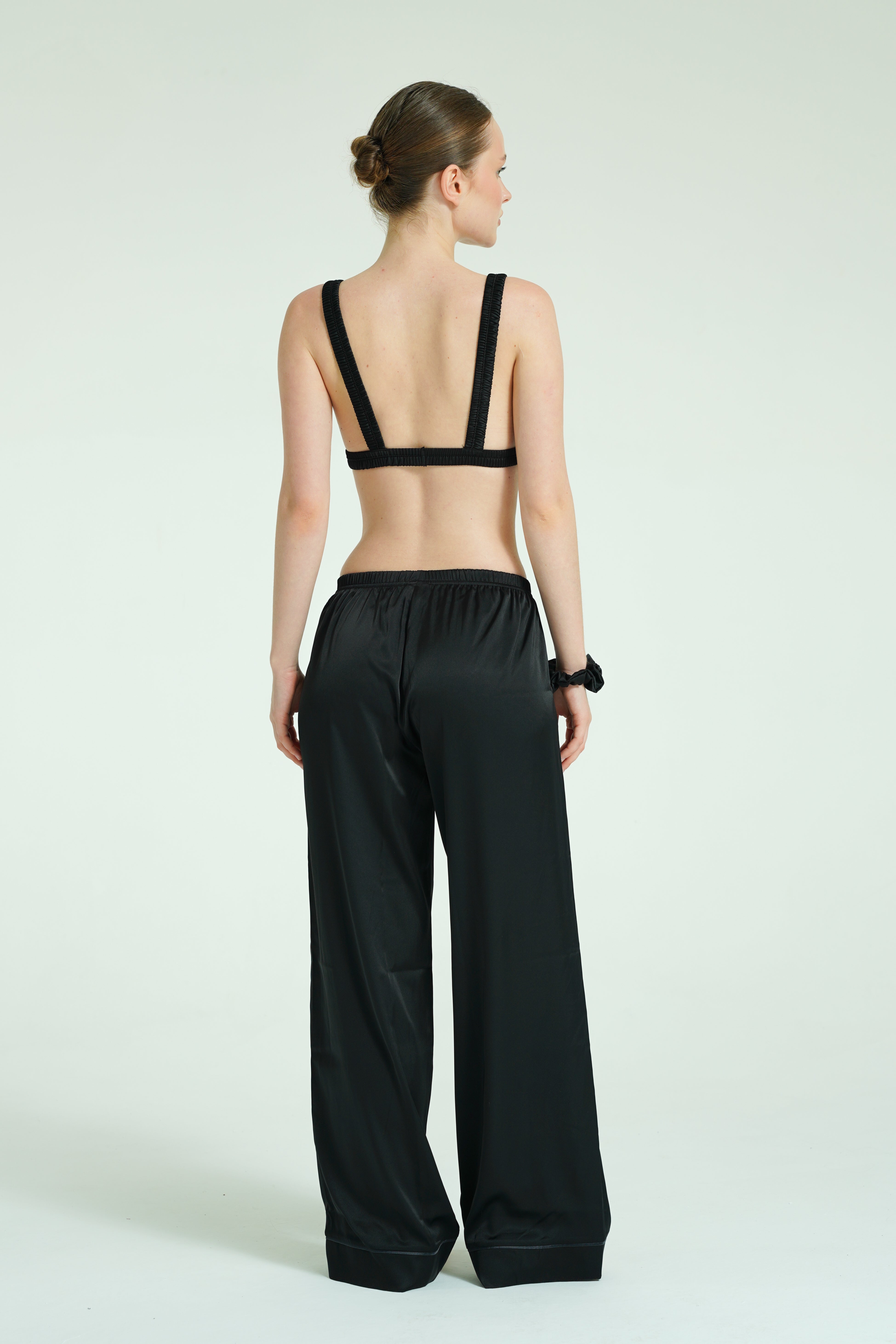 Noir Trio – 4 Parça Saten Pijama Seti