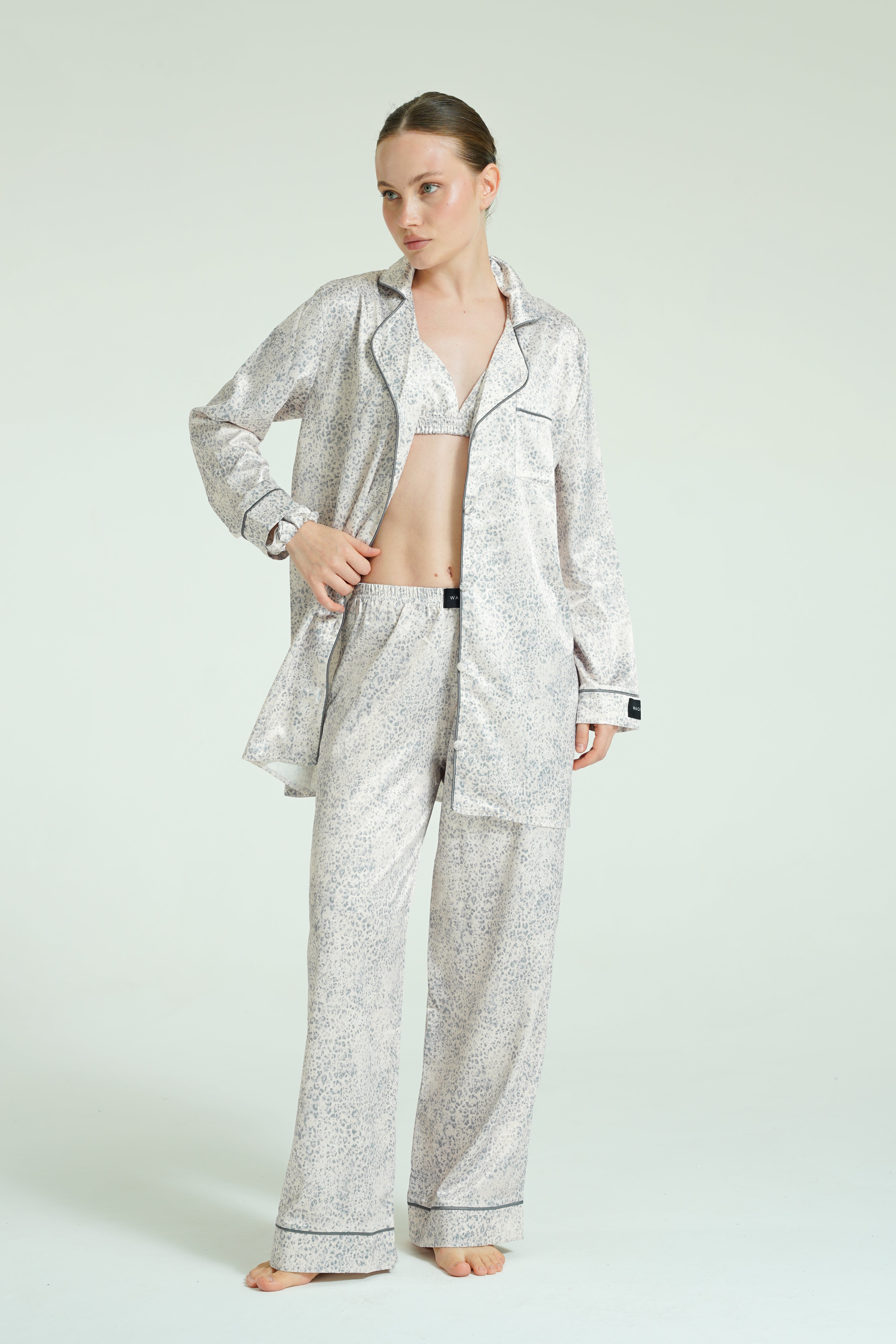 Ethereal Mist – 4 Parça Saten Pijama Seti