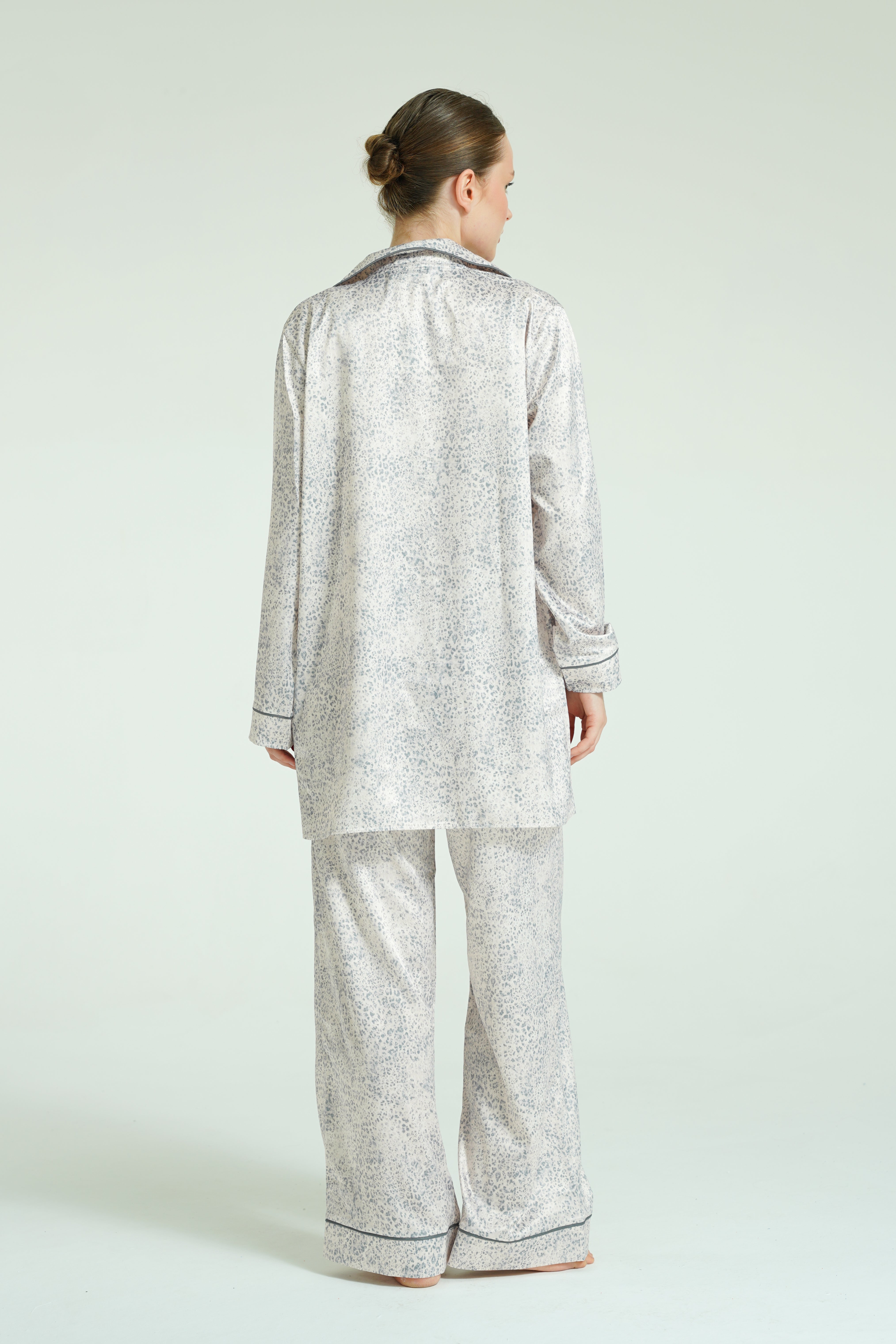 Ethereal Mist – 4 Parça Saten Pijama Seti