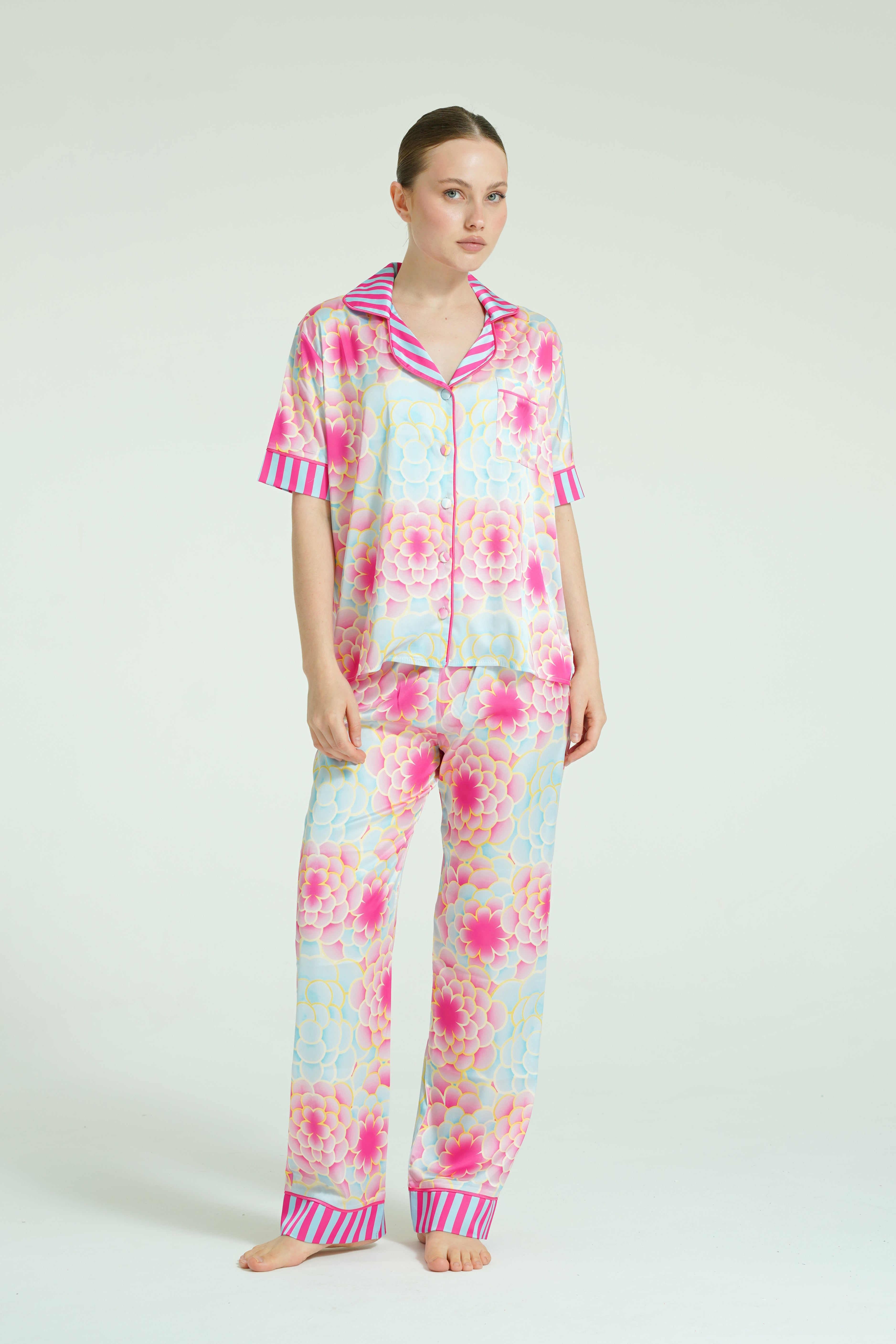 Blush Bloom Muse – 3 Parça Saten Pijama Takımı