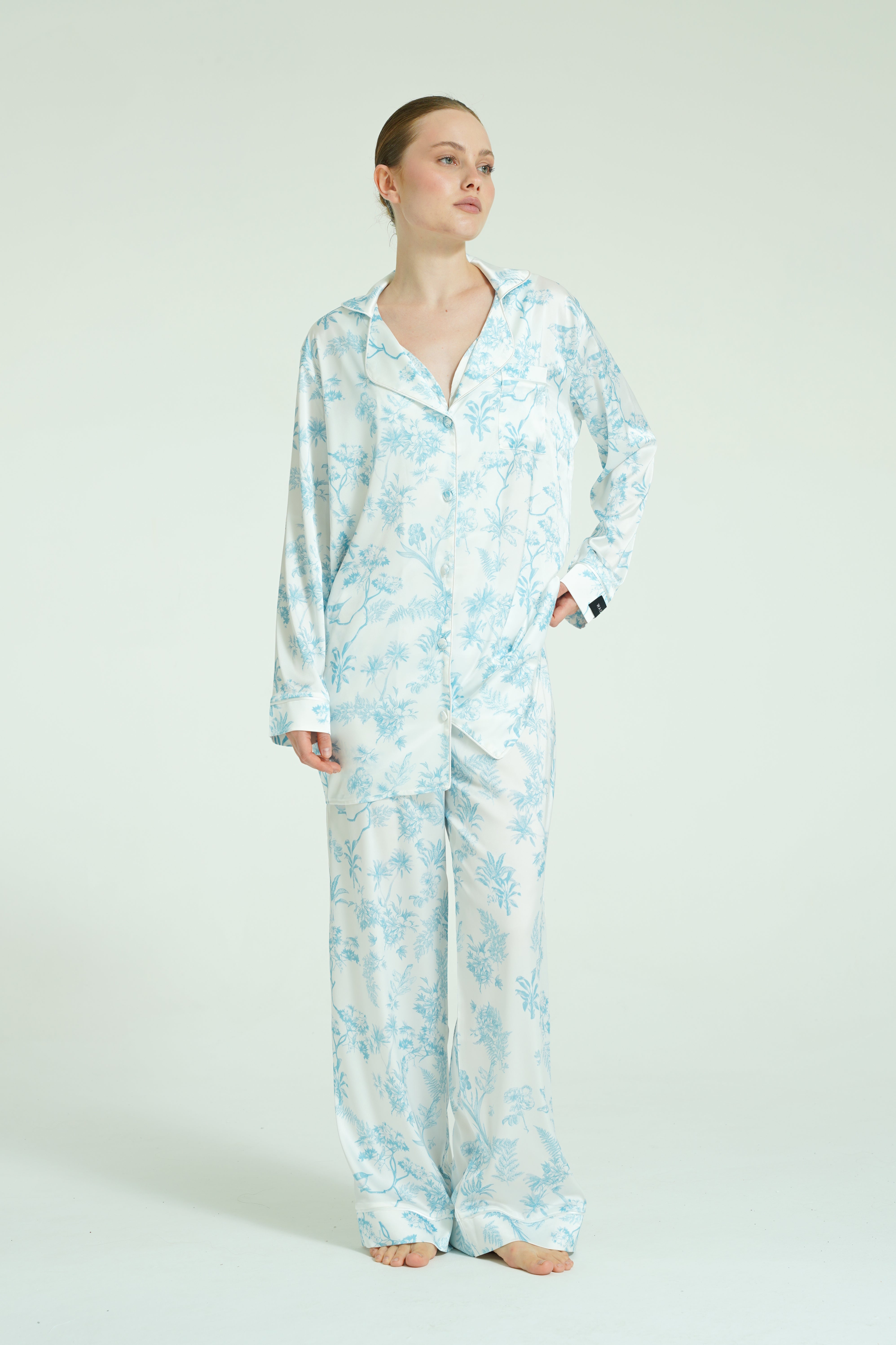 Azure Bloom Trio – 4 Parça Saten Pijama Seti