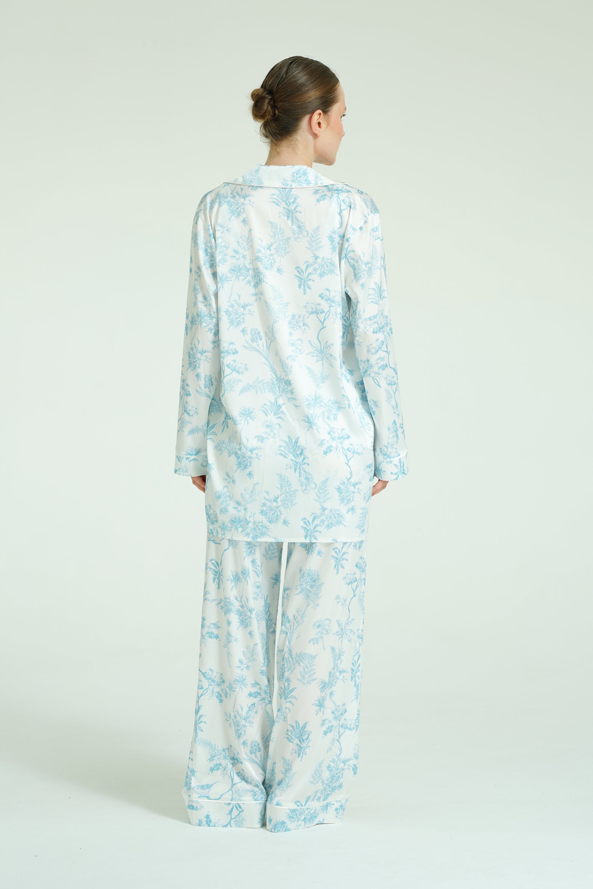 Azure Bloom Trio – 4 Parça Saten Pijama Seti