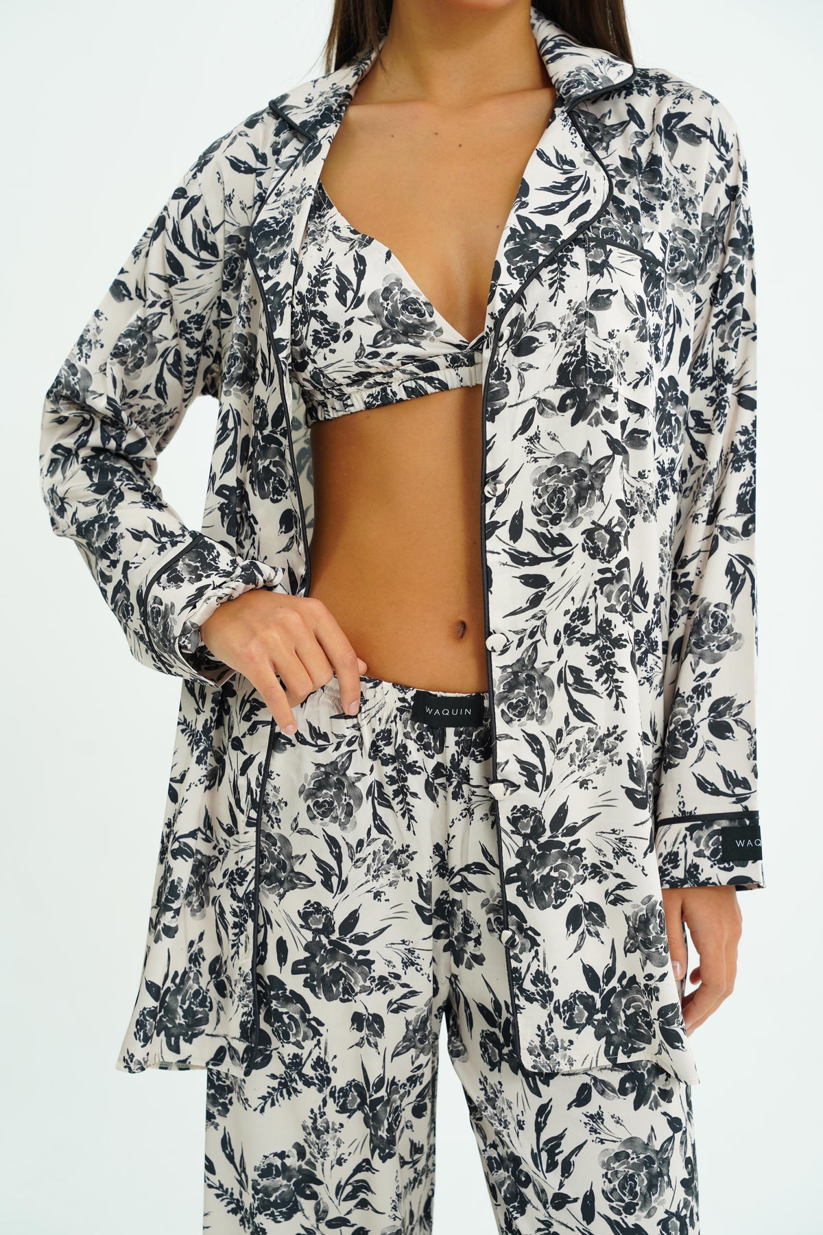 Noir Bloom – 4 Parça Saten Pijama Seti