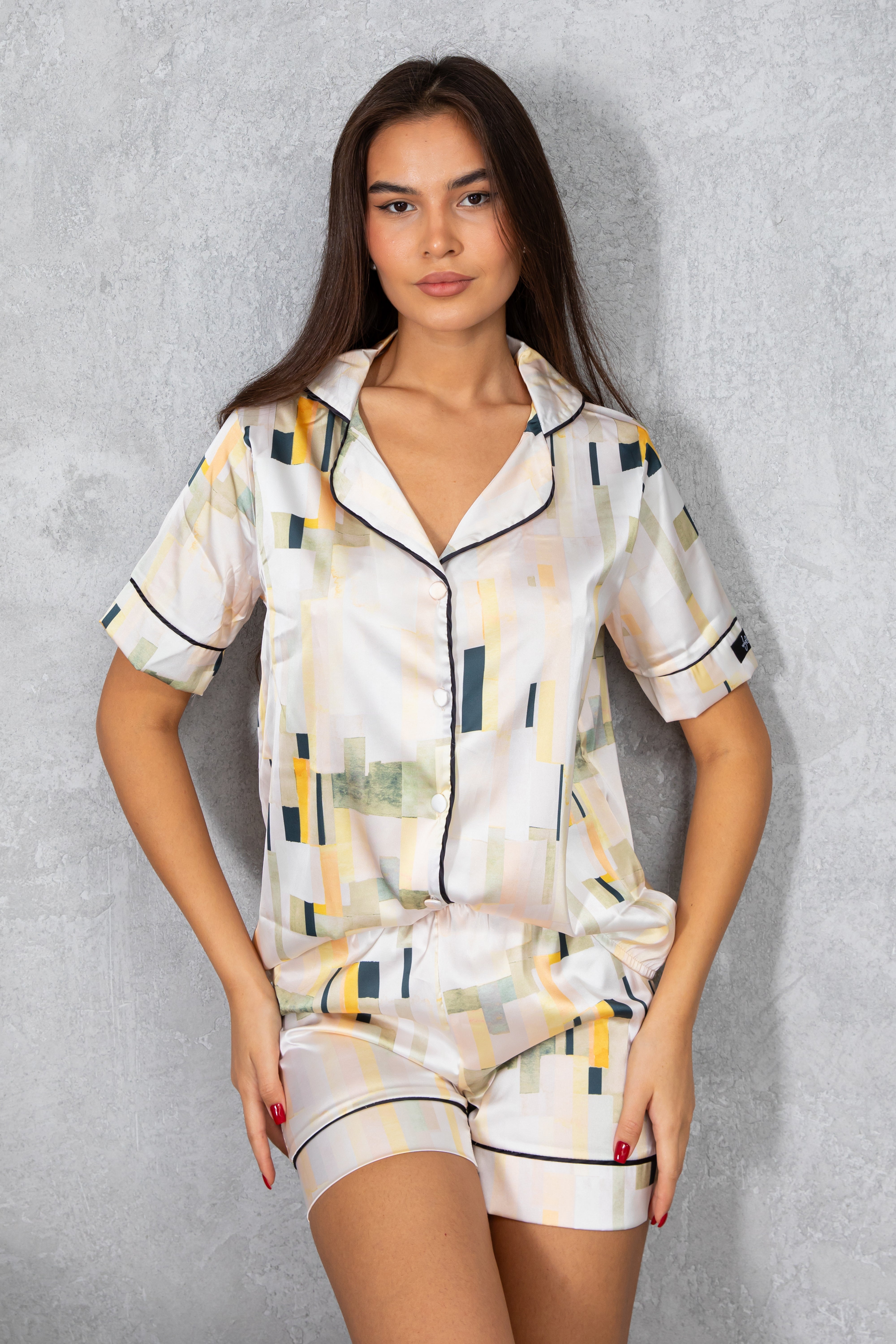 Krem Soyut Desenli Saten Kısa Pijama Takımı