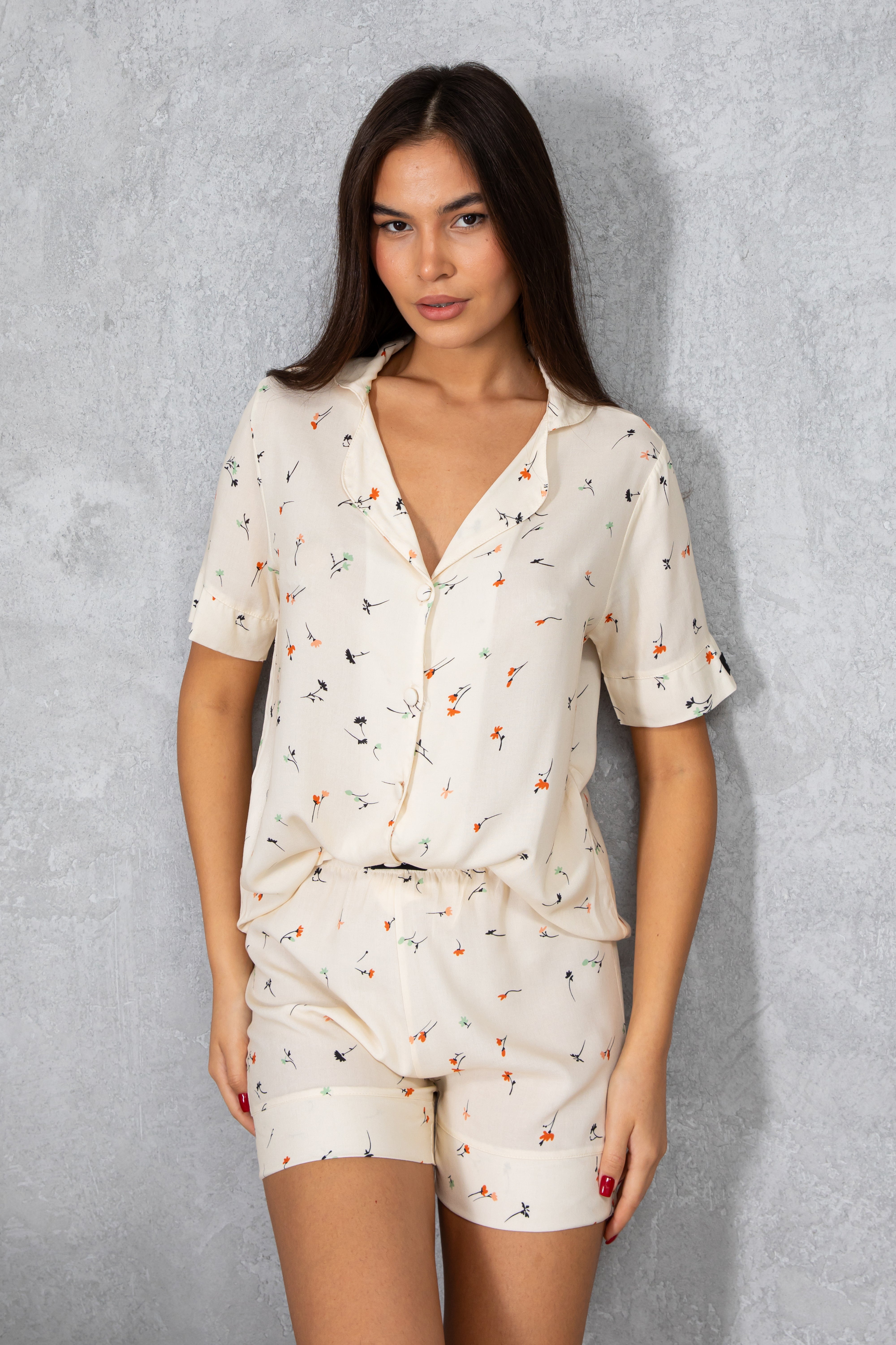 Krem Çiçek Desenli Pamuklu Kısa Pijama Takımı